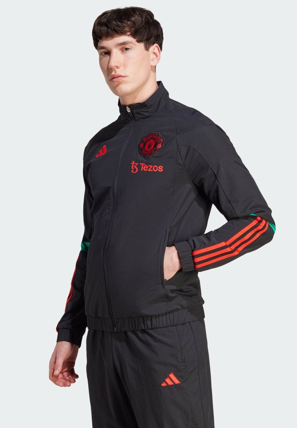 

Спортивная куртка Adidas