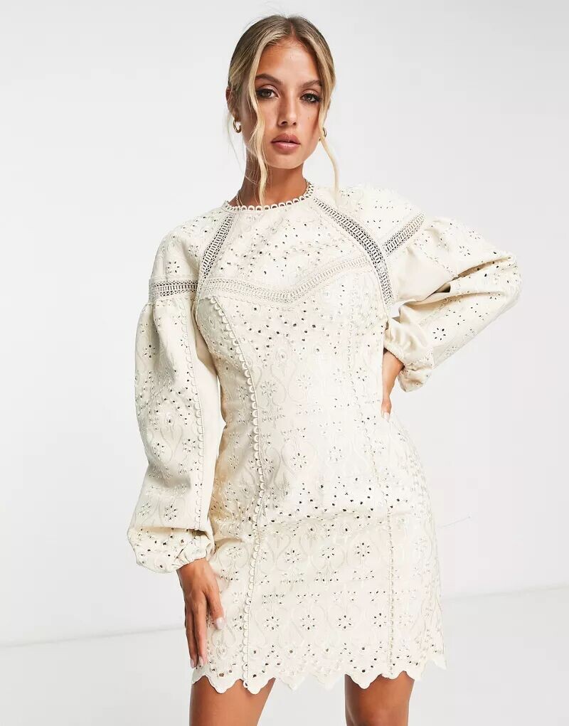 

Кремовое мини-платье из полиуретана ASOS с вышивкой-люверсами и кружевными вставками