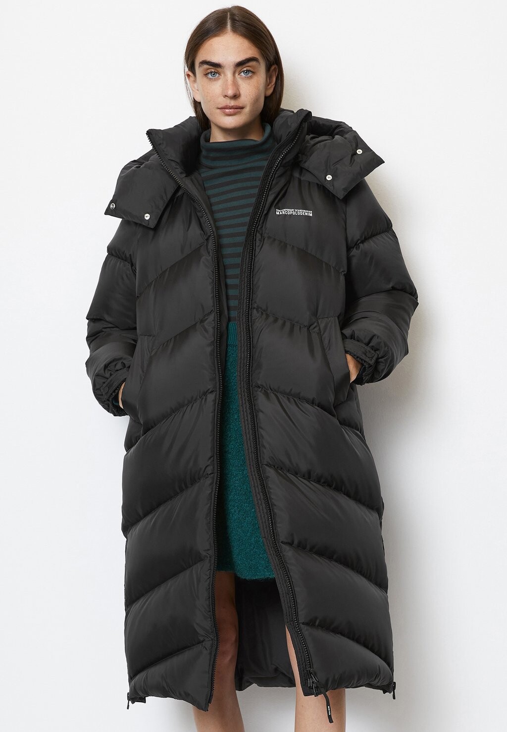 

Пальто Marc O'Polo DENIM MANAGER PUFFER LONG, черный