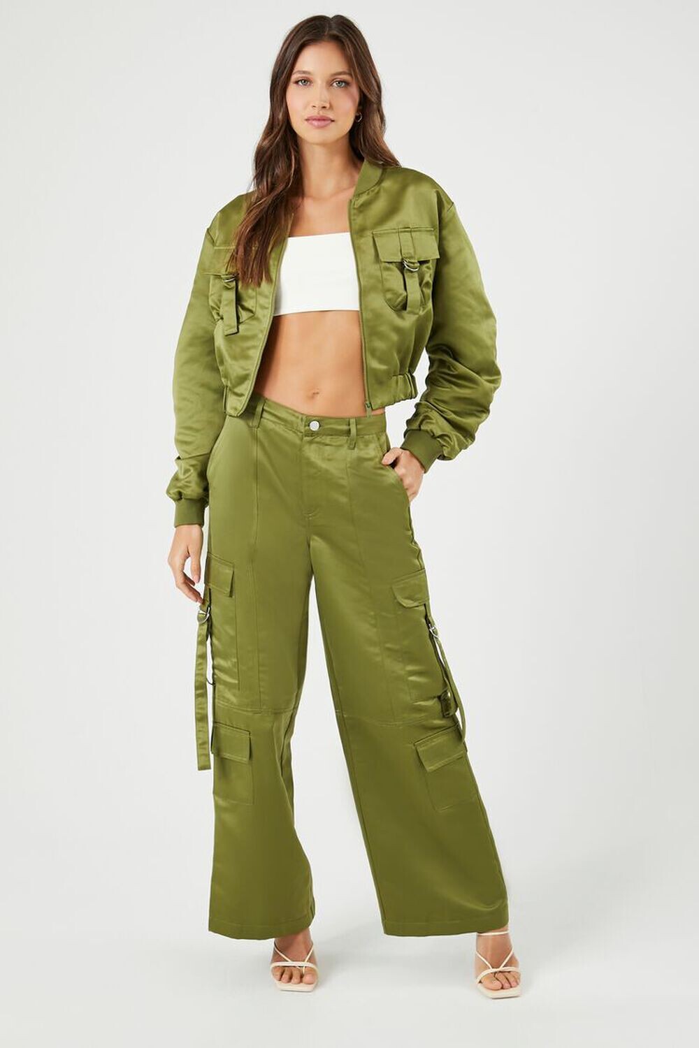 

Атласные брюки-карго со средней посадкой Forever 21, оливковый