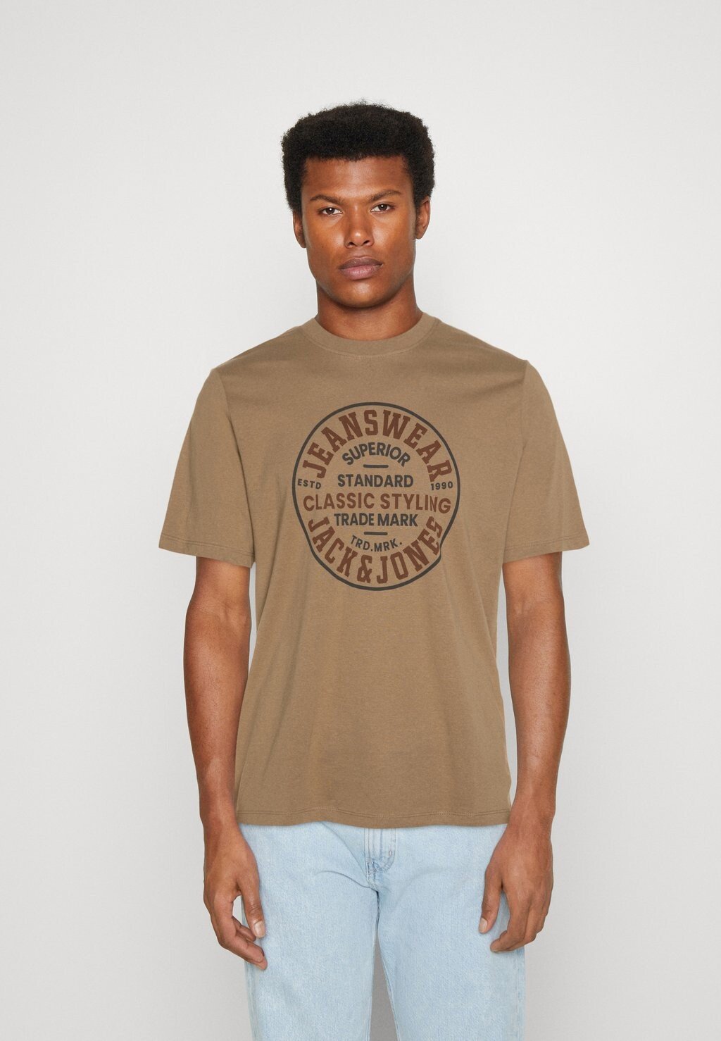 

Футболка с принтом Jack & Jones, коричневый