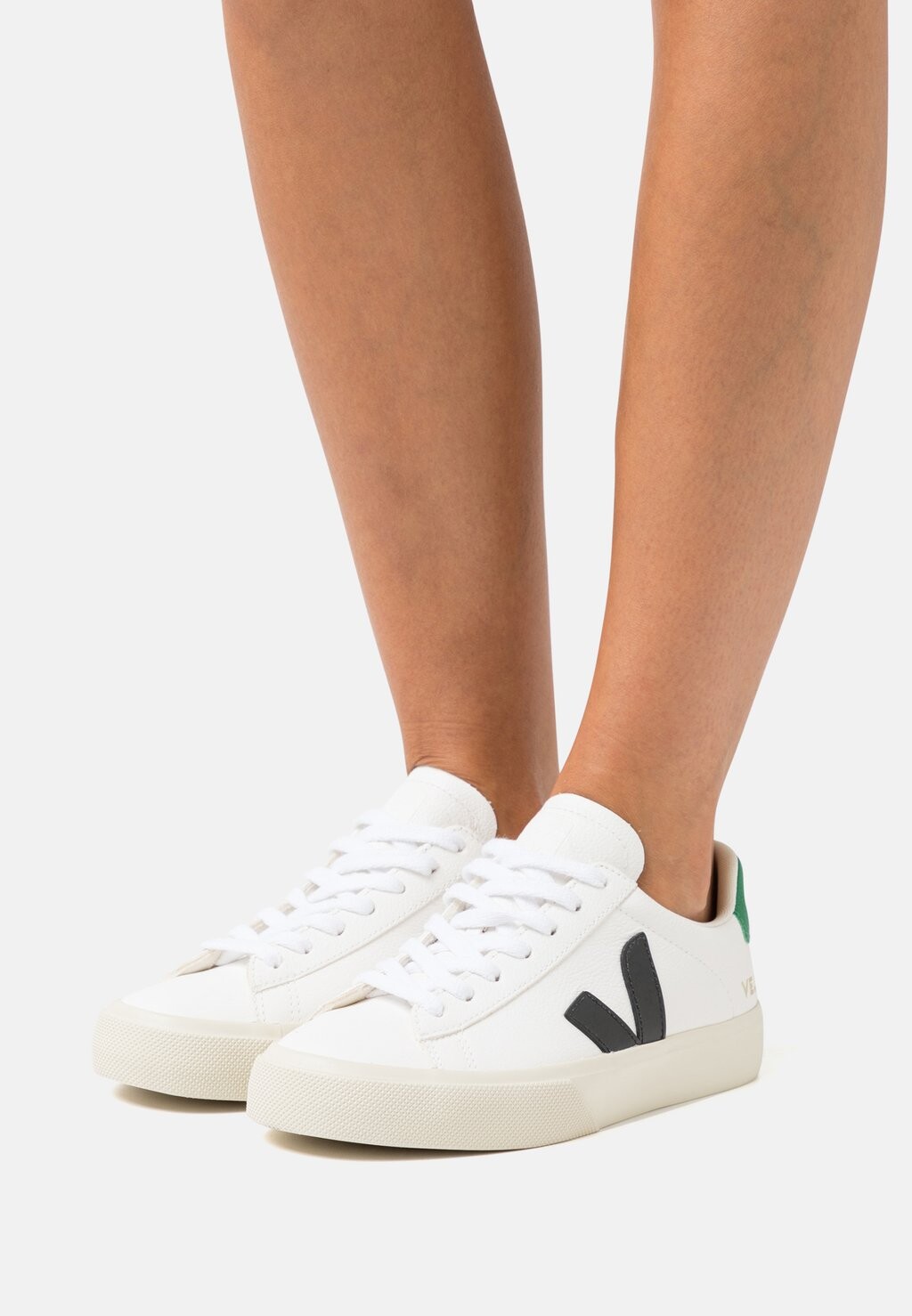 

Кроссовки Veja