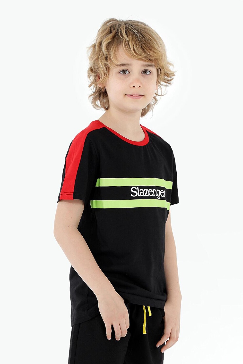 

Футболка PAT Boy черная SLAZENGER