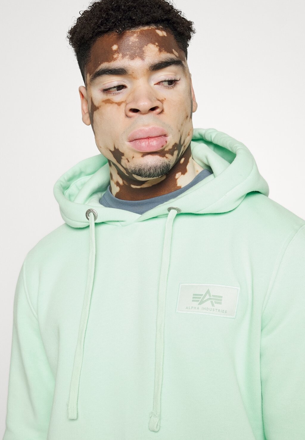 

Худи Alpha Industries, Серый
