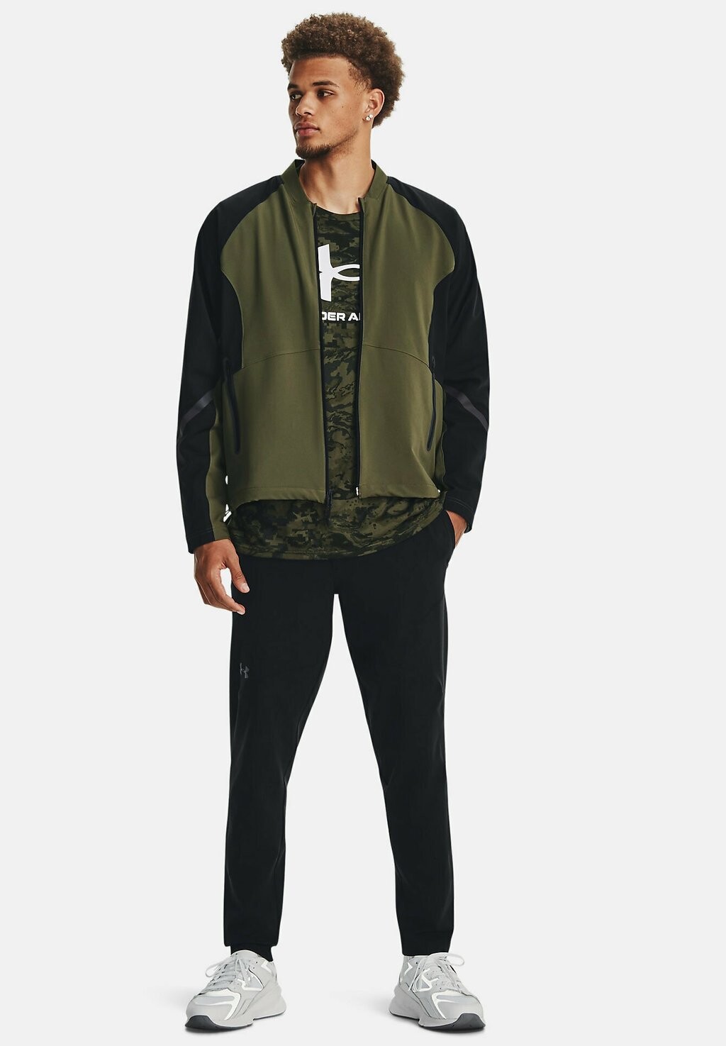 

Спортивная куртка Under Armour