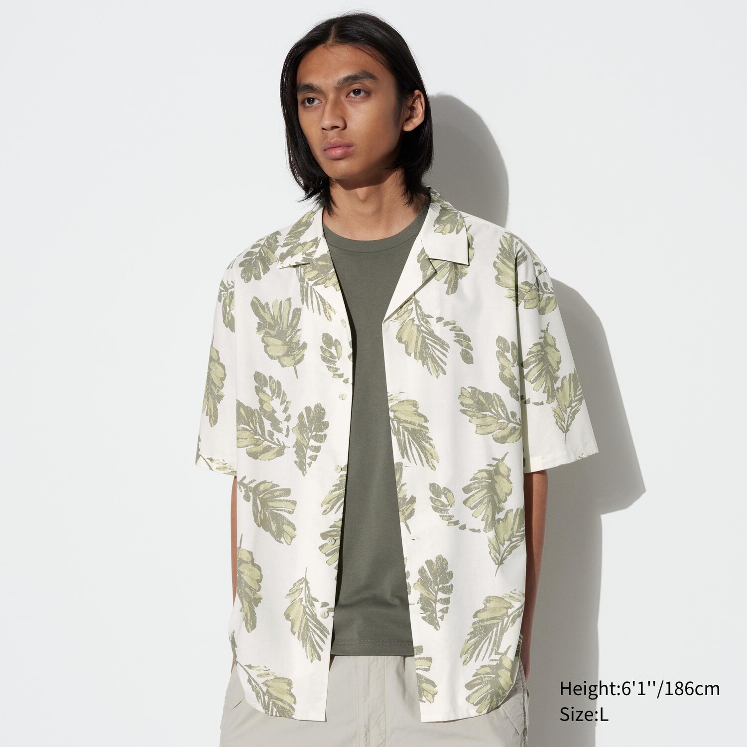 

Рубашка из хлопка с принтом и открытой шеей UNIQLO, слоновая кость
