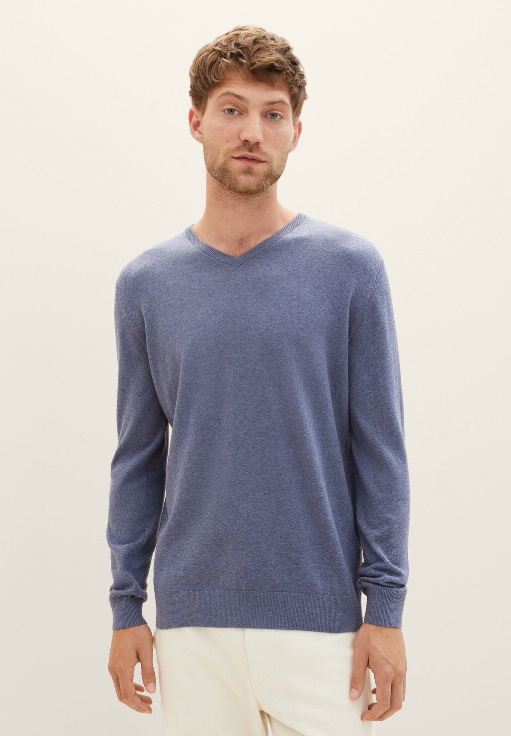 Свитер BASIC V NECK TOM TAILOR, винтажный индиго синий меланж свитер tom tailor 1012820 v neck синий