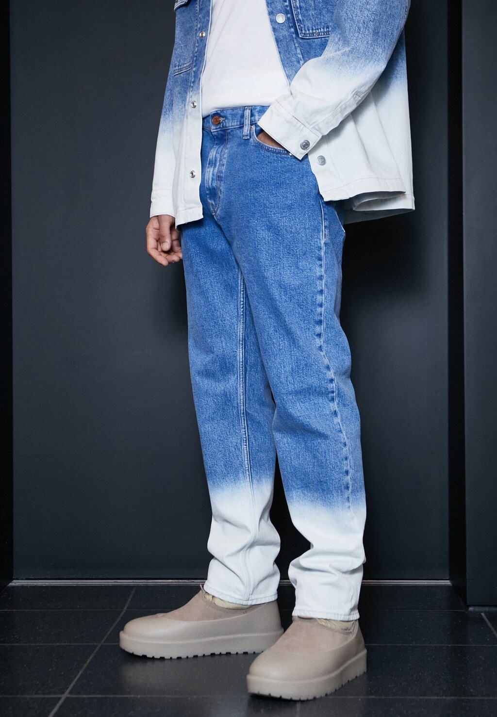 

Джинсы свободного кроя Tommy Jeans