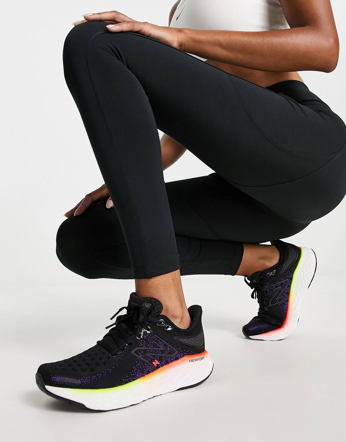 

Черные и разноцветные кроссовки New Balance Running Fresh Foam X 1080v12