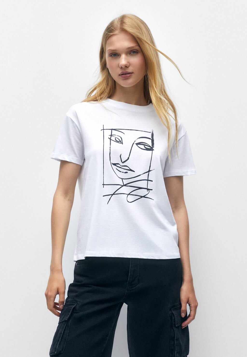 

Футболка с принтом PULL&BEAR, белый