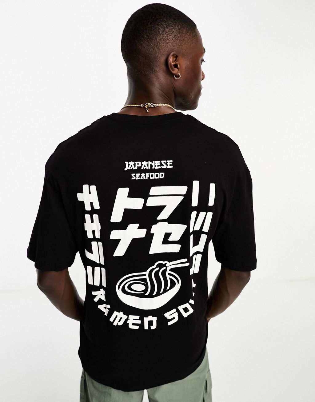

Черная объемная футболка с принтом Ramen на спине Jack & Jones Originals