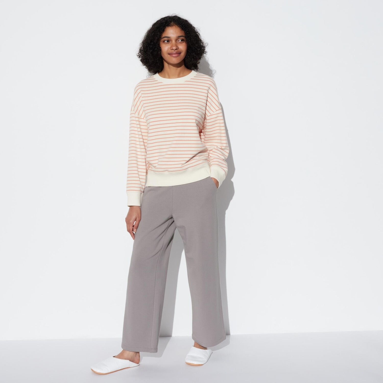 

Комплект UNIQLO ультраэластичный с длиннми рукавами, светло-оранжевый