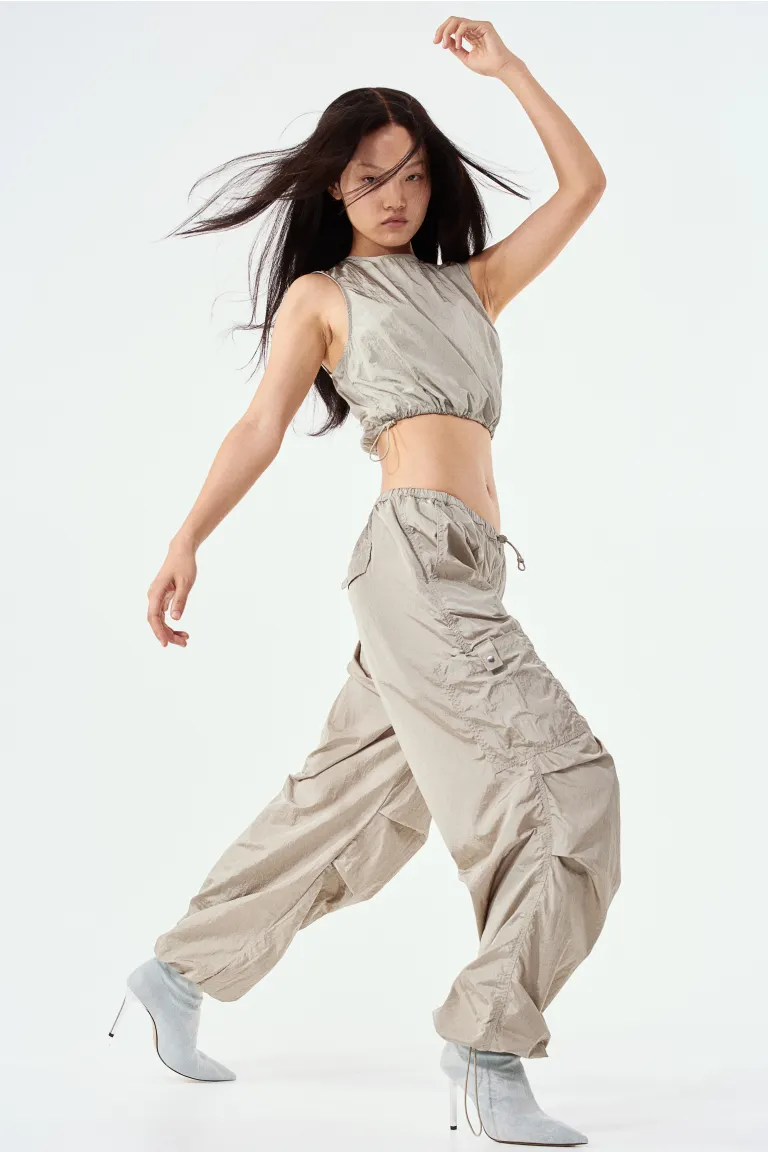 

Парашютные штаны H&M, зеленый