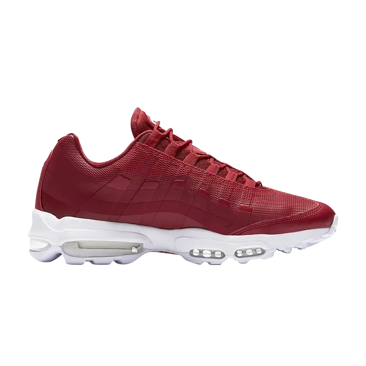 

Кроссовки Nike Air Max 95 Ultra Essential, красный