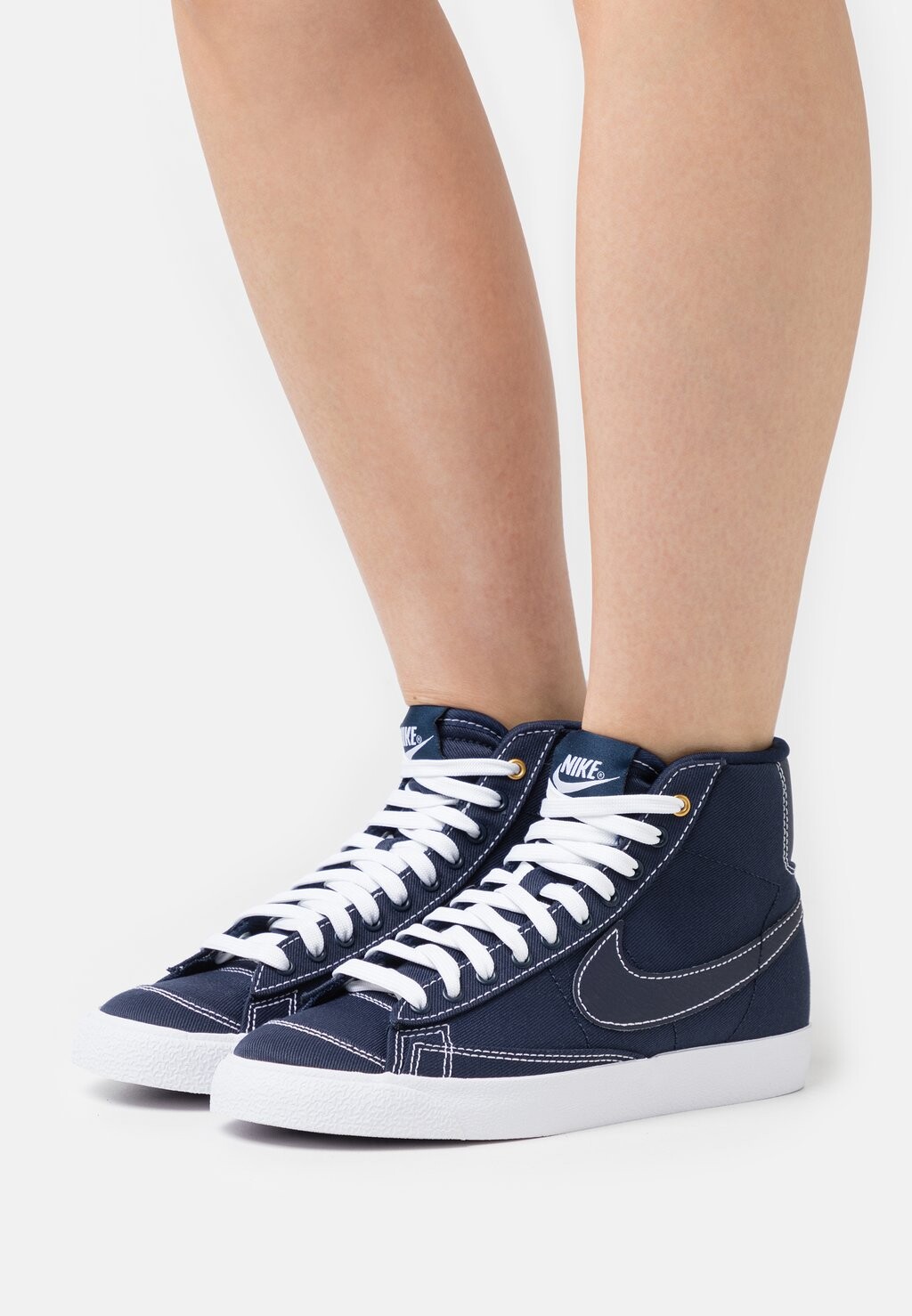 

Высокие кроссовки Nike