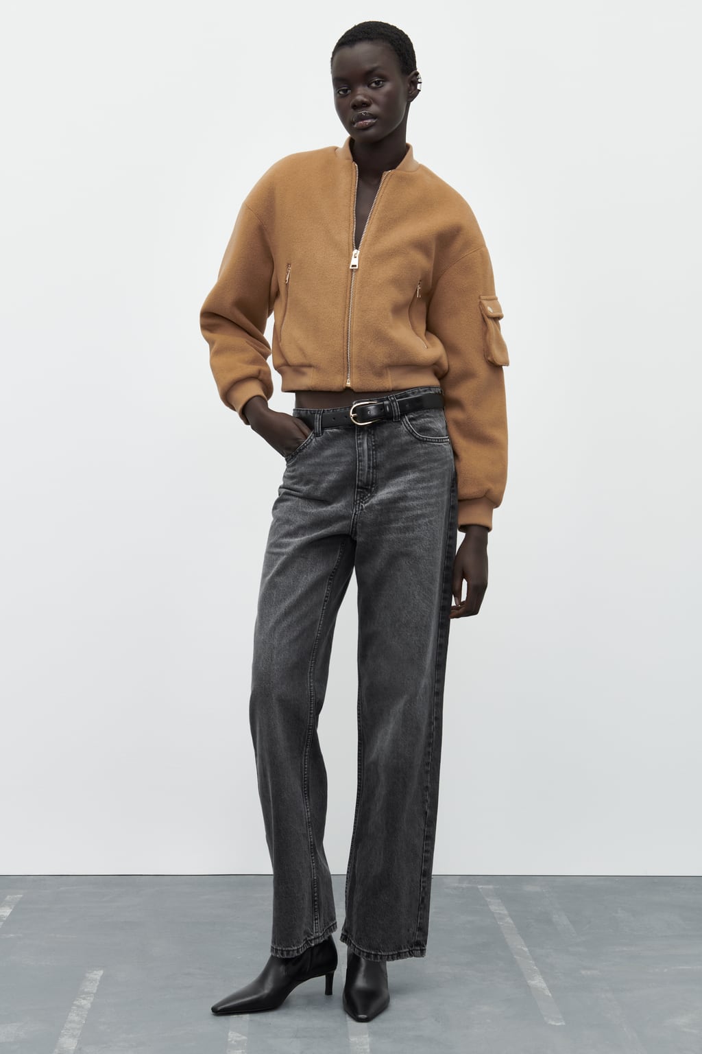 

Укороченный бомбер ZARA, кэмел