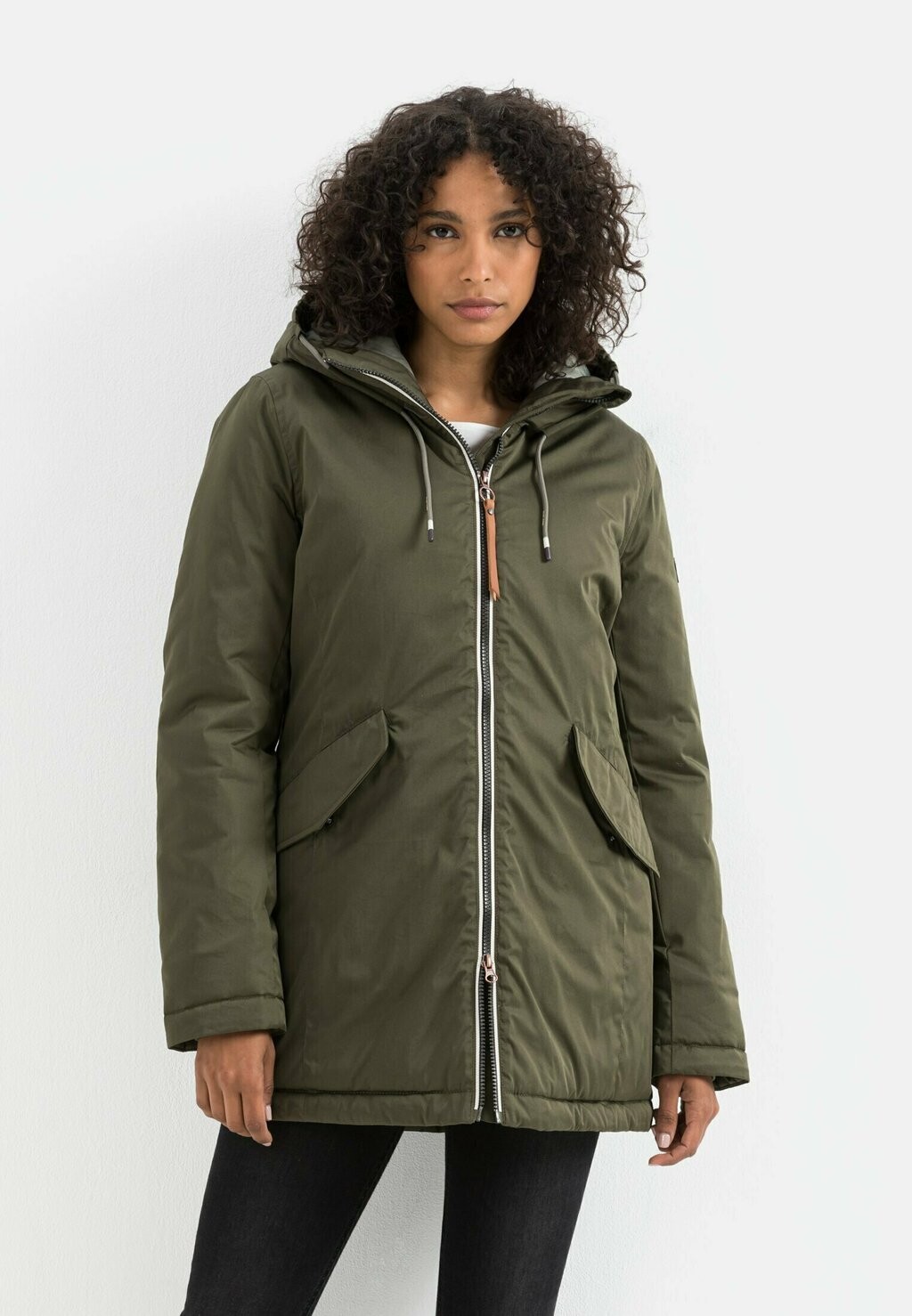 

Зимнее пальто camel active