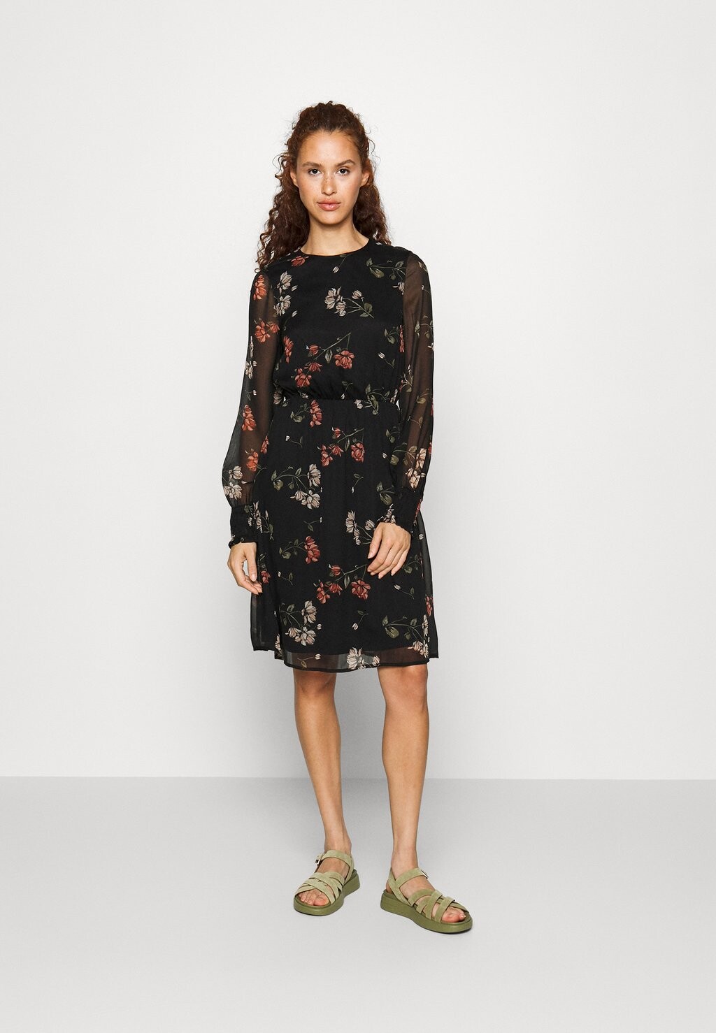 

Летнее платье Vero Moda, черный