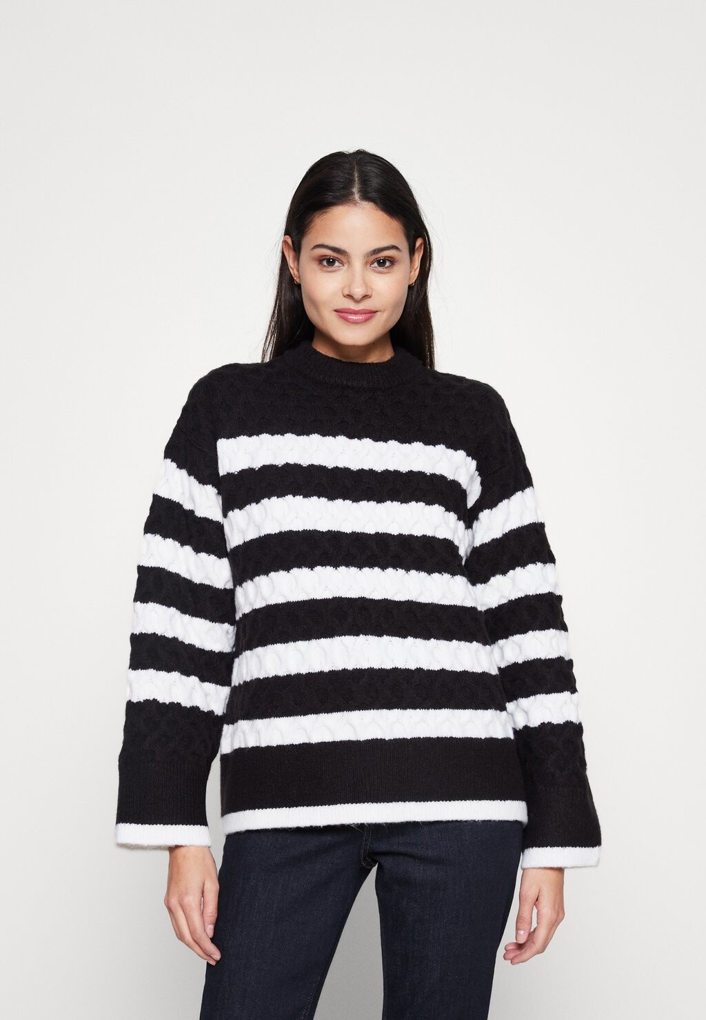 

Свитер Gina Tricot, черно-белый