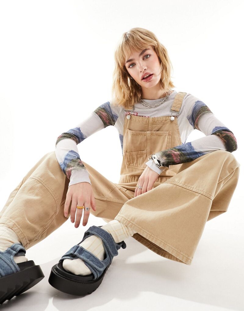 

Светло-коричневый джинсовый комбинезон свободного кроя ASOS DESIGN