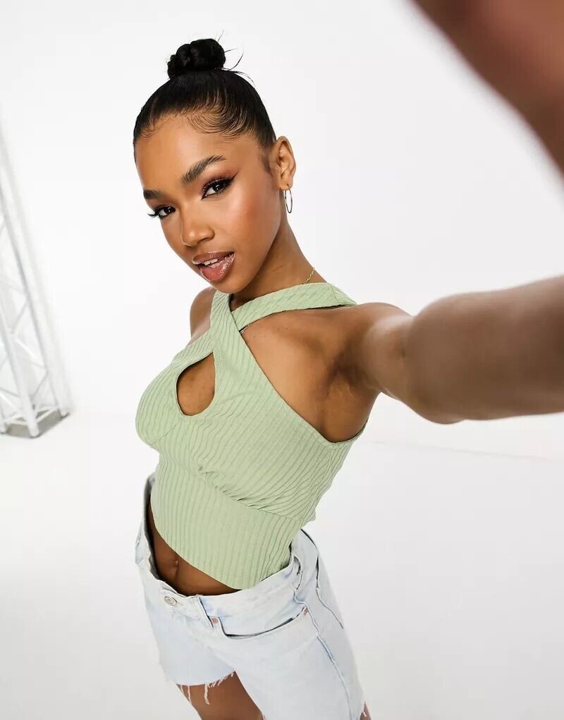 

Топ Vero Moda в рубчик с бретелями крест-накрест шалфейного цвета