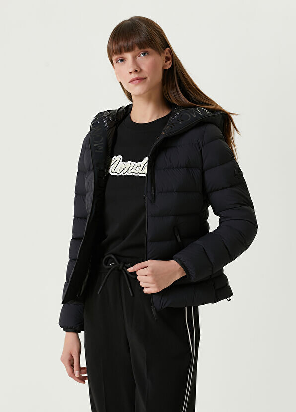 

Пальто с капюшоном Moncler, черный
