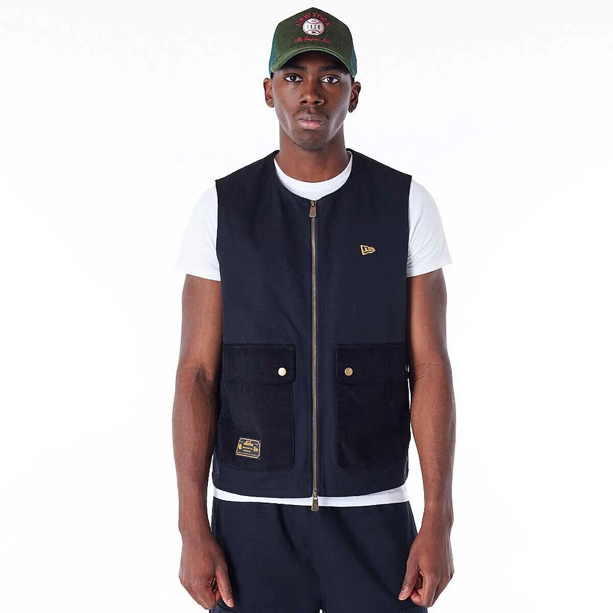 

Жилет NE Branded Utility New Era, черный