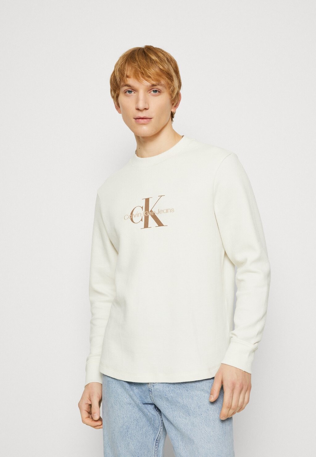 

Толстовка АРХИВАЛЬНЫЙ МОНОЛОГ Calvin Klein Jeans, слоновая кость, Бежевый
