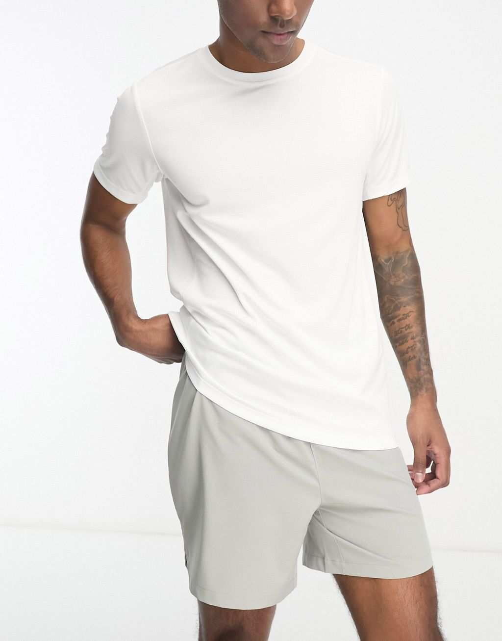 

Белая быстросохнущая футболка для тренировок ASOS 4505 Icon Standard