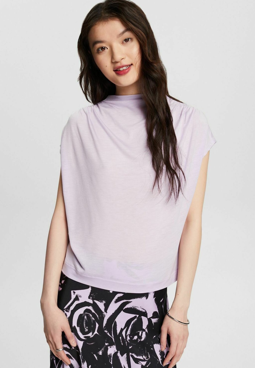 

Футболка базовая MIT STEHKRAGEN Esprit, цвет lilac