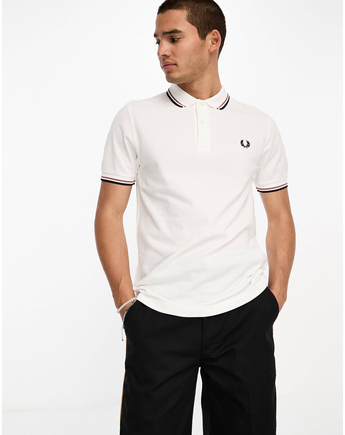 

Белая рубашка поло с двумя окантовками Fred Perry