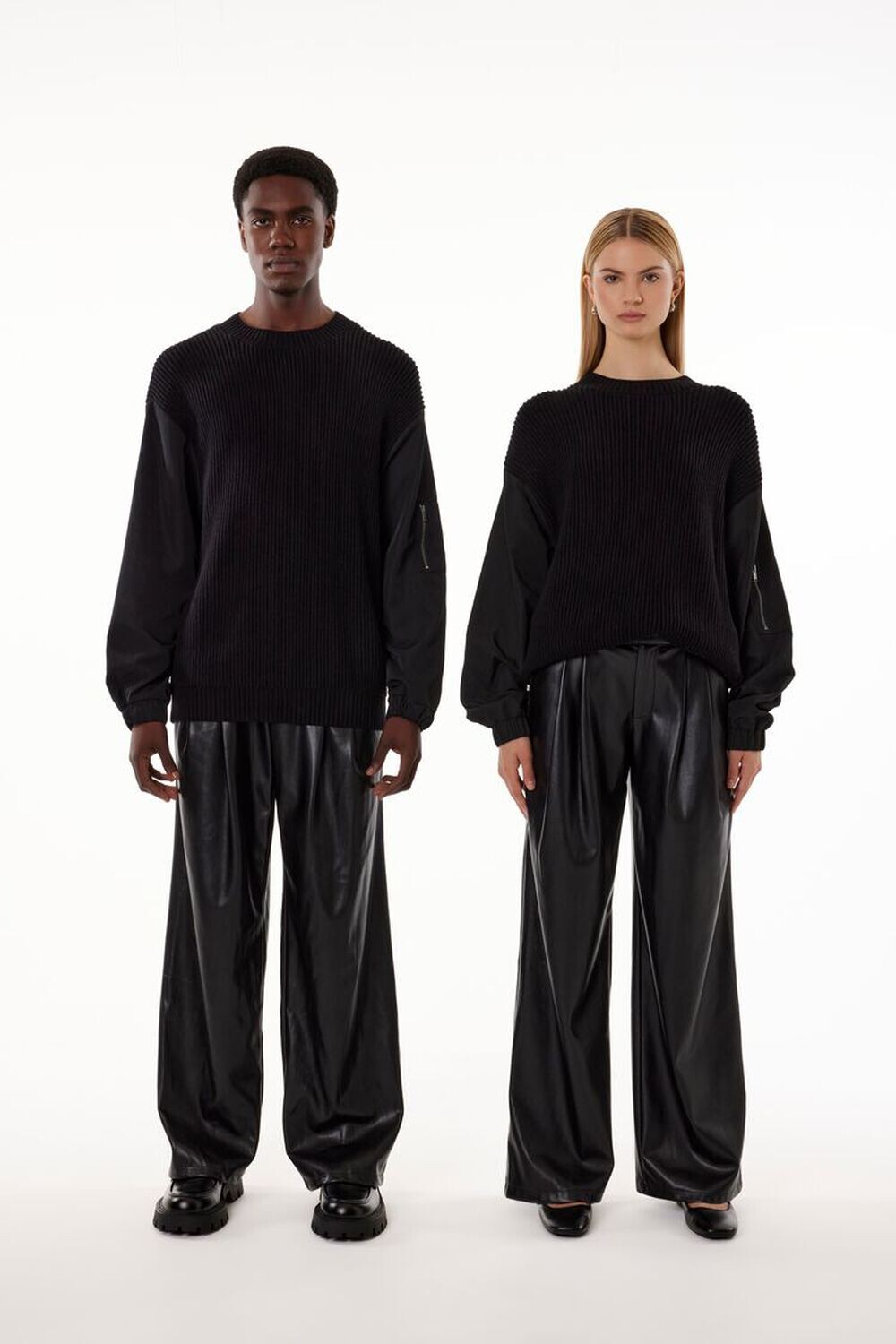 

Свитер унисекс Barneys New York смешанной техники Forever 21, черный