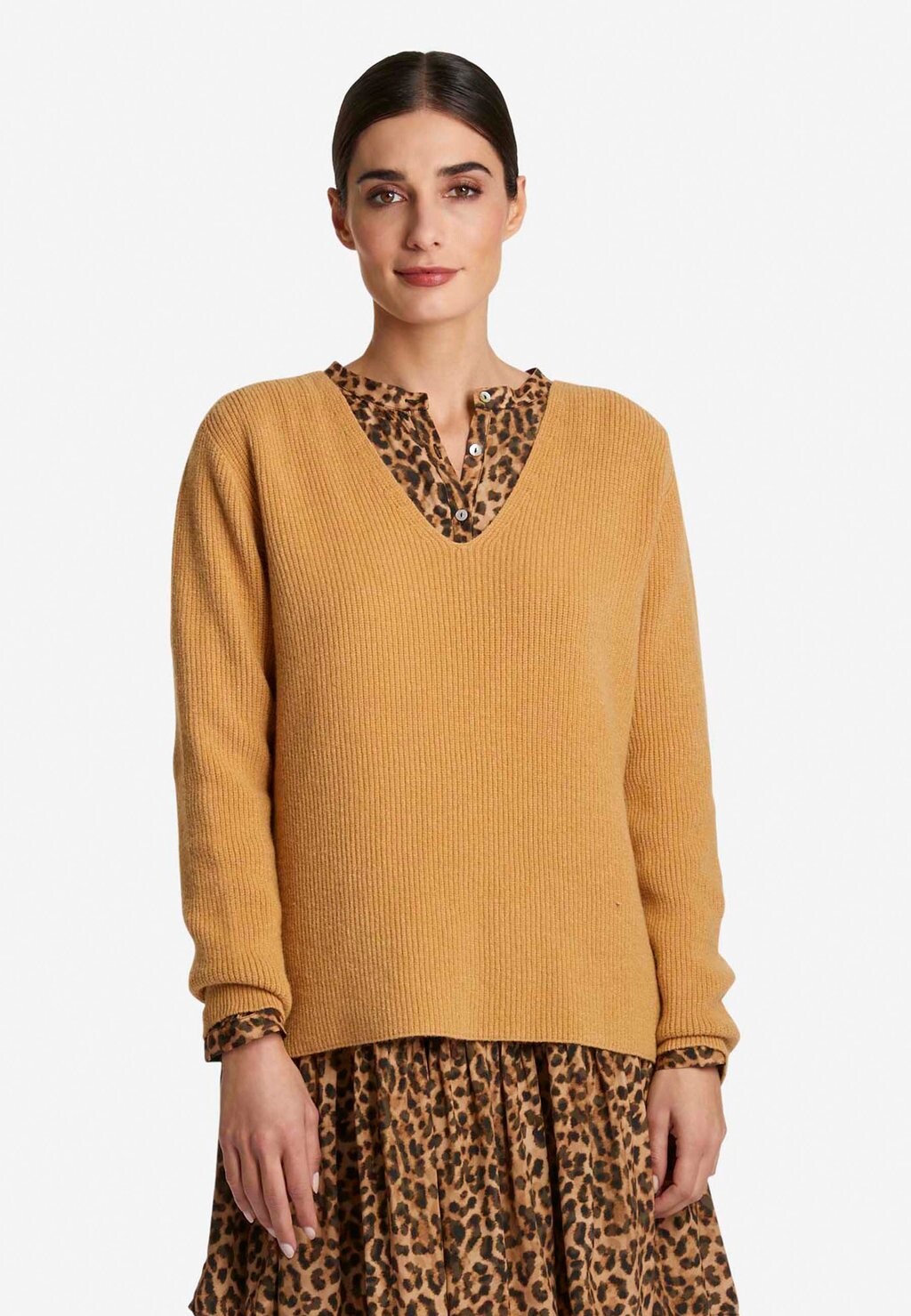 

Свитшот Rich & Royal NAHTLOSER V-NECK, цвет apple cinnamon