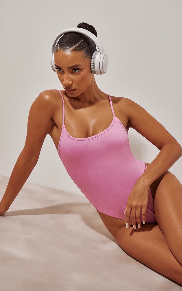 

PrettyLittleThing Хлопковое боди с бретелями карамельно-розового цвета