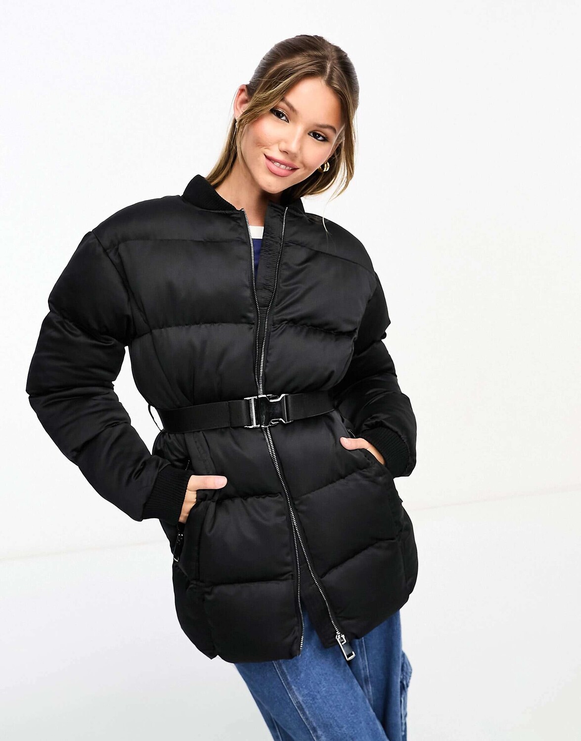 

Черный атласный пуховик с поясом Miss Selfridge