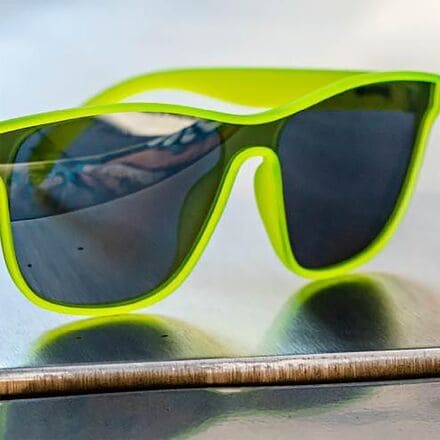 цена Поляризованные солнцезащитные очки VRG Goodr, цвет Naeon Flux Capacitor