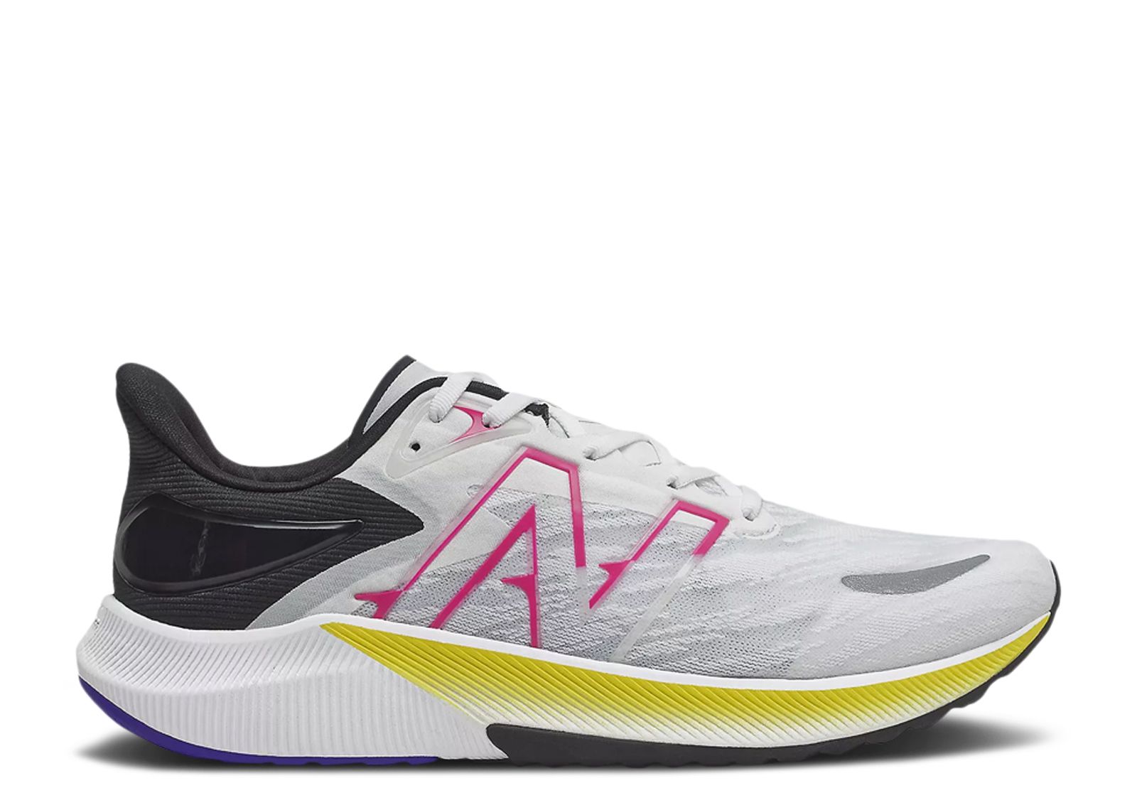 

Кроссовки New Balance Fuelcell Propel V3 'White Pink Glow', белый