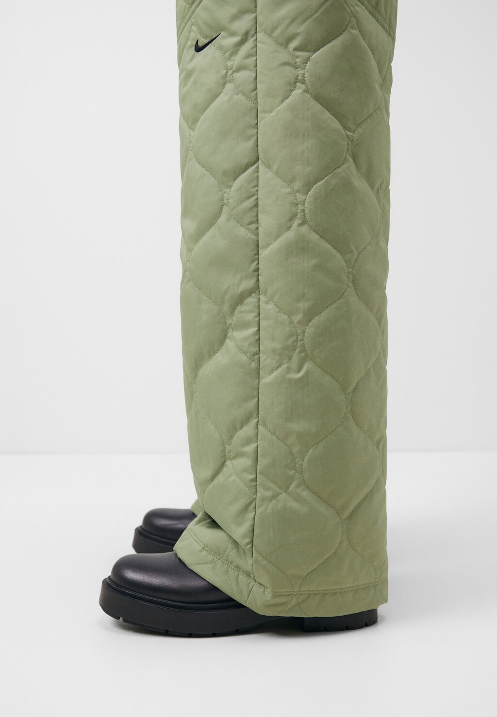 Брюки тренировочного костюма Essential Pant Nike, хаки