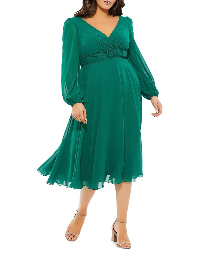 

Платье миди Mac Duggal Plus с V-образным вырезом и рюшами, зеленый