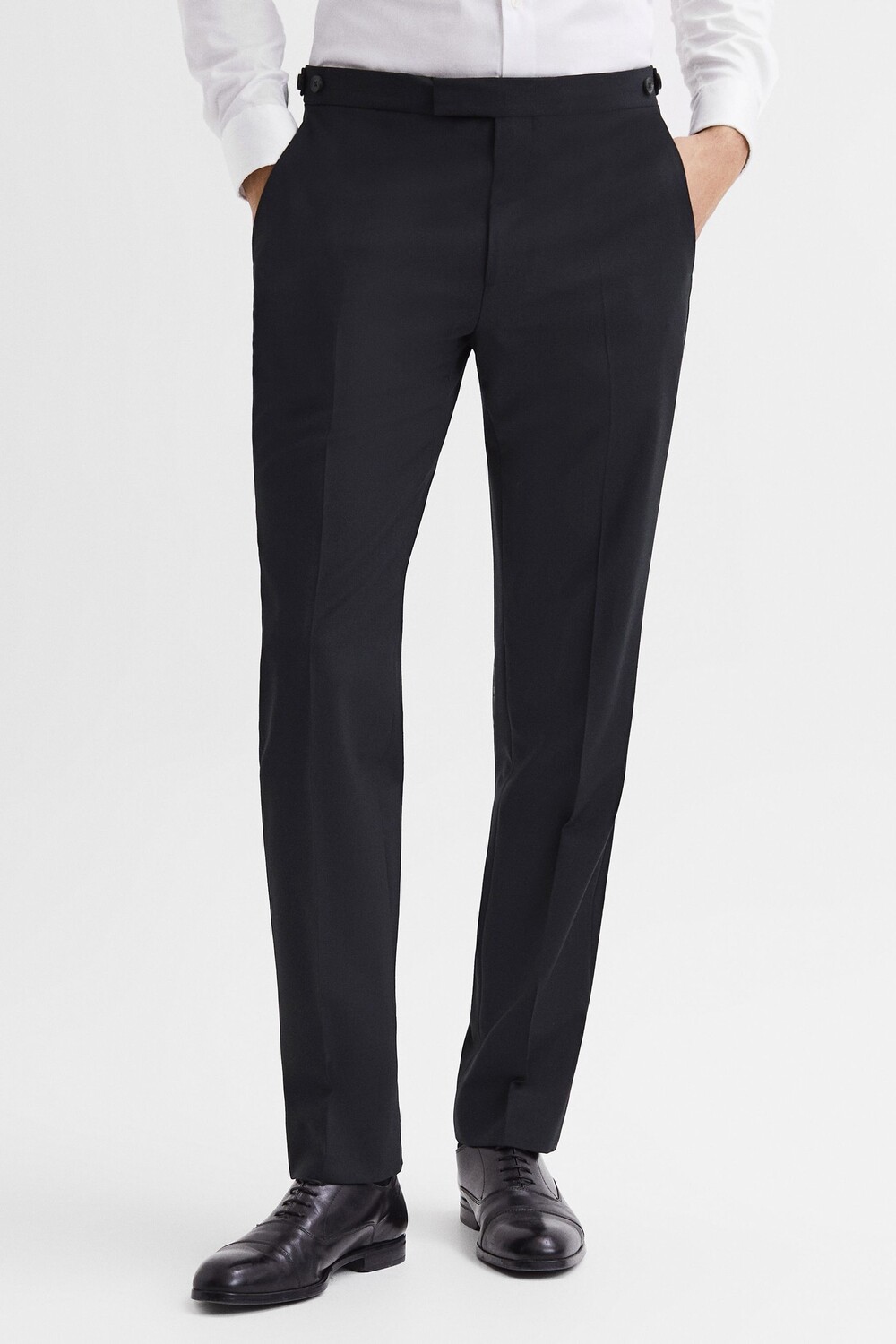 

Дорожные брюки Hope современного кроя Reiss, черный