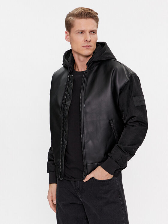 

Куртка из искусственной кожи, стандартного кроя Calvin Klein, черный