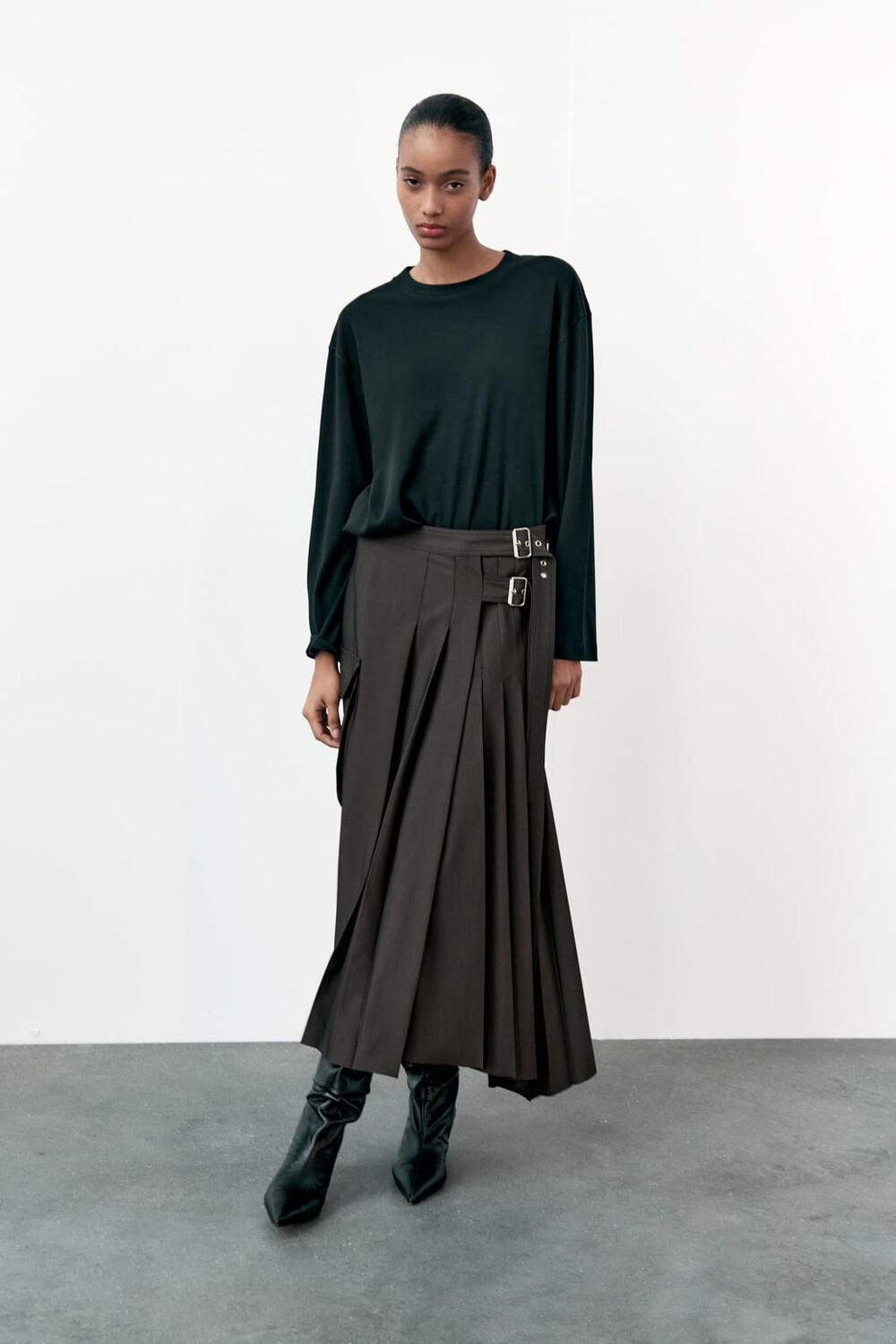 

Хлопковая футболка с длинным рукавом ZARA, черный