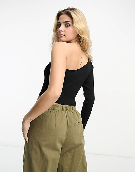 

Черный топ на одно плечо Monki с салатовым краем