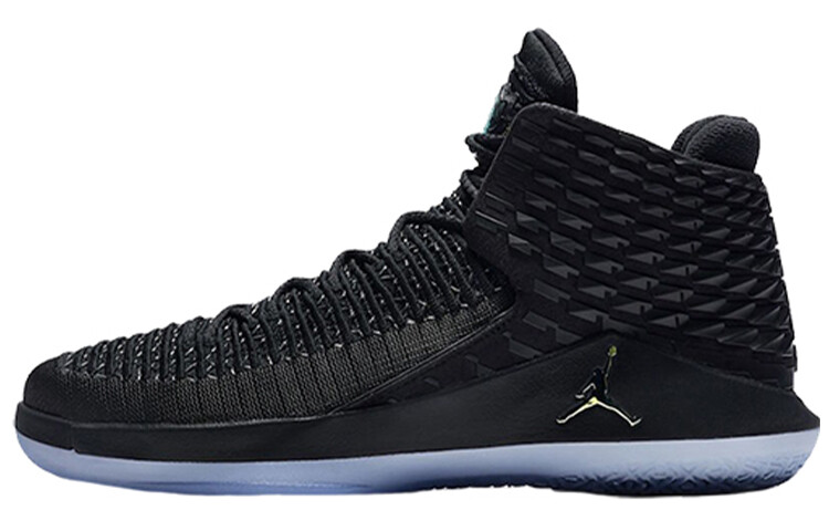 

Air Jordan XXXII Черная кошка