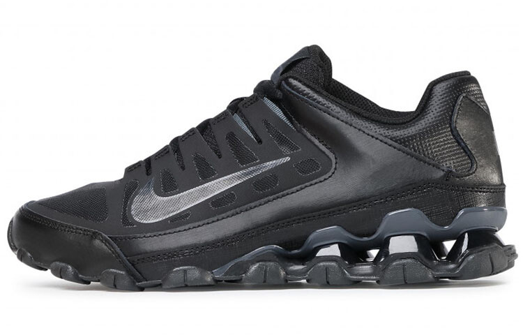 

Кроссовки низкие спортивные Nike Reax 8 TR Mesh, черный / серый