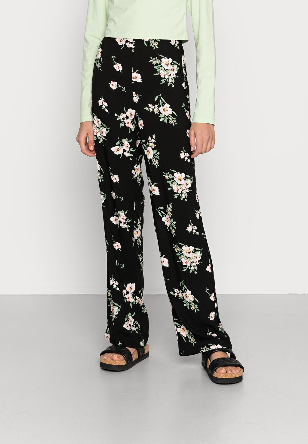 

Брюки Vero Moda, черный