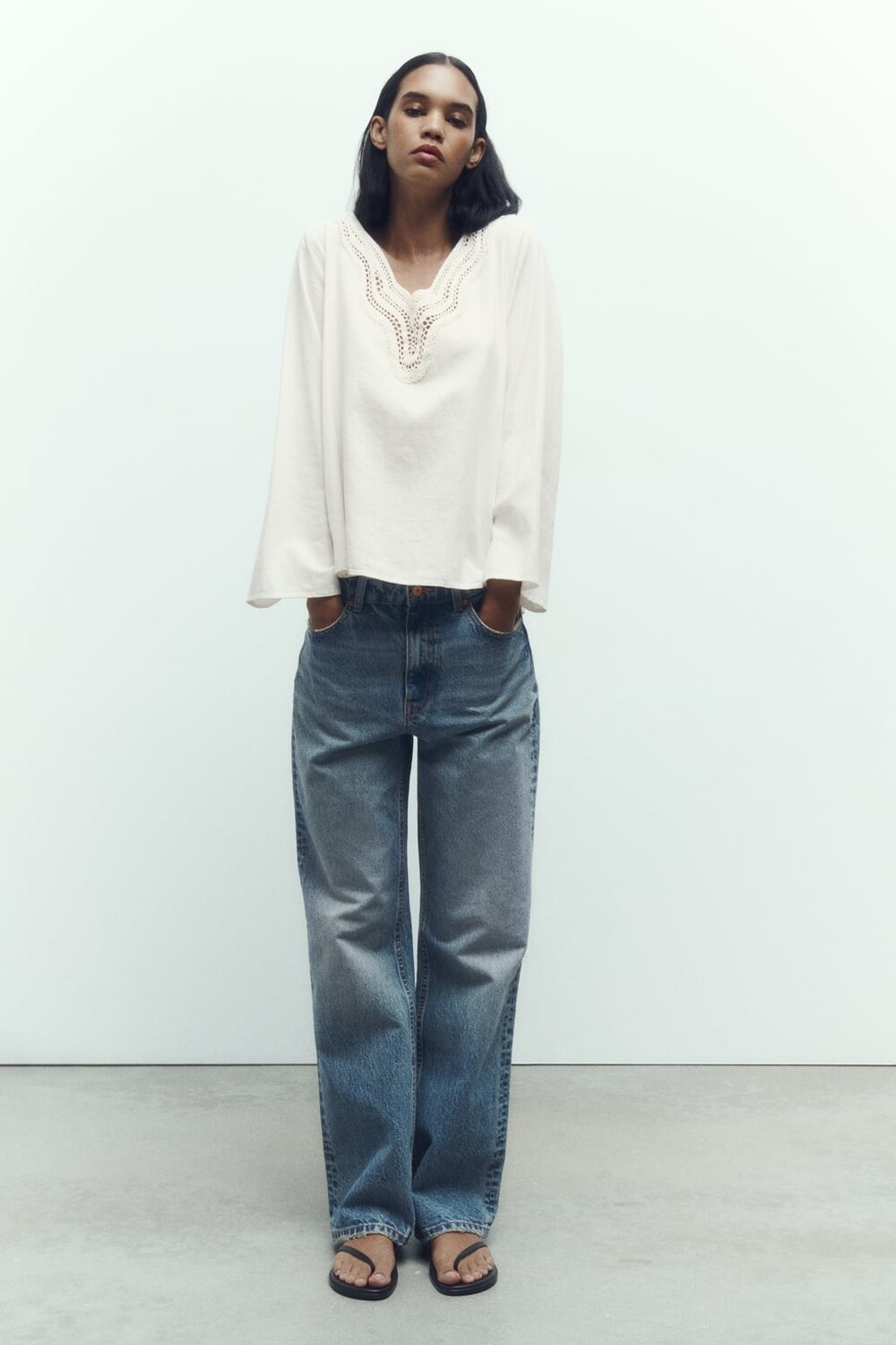 

Топ с контрастной деталию на груди ZARA, экру