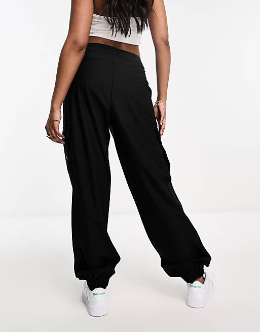 

Черные брюки карго из технического трикотажа Calvin Klein Jeans, Черный