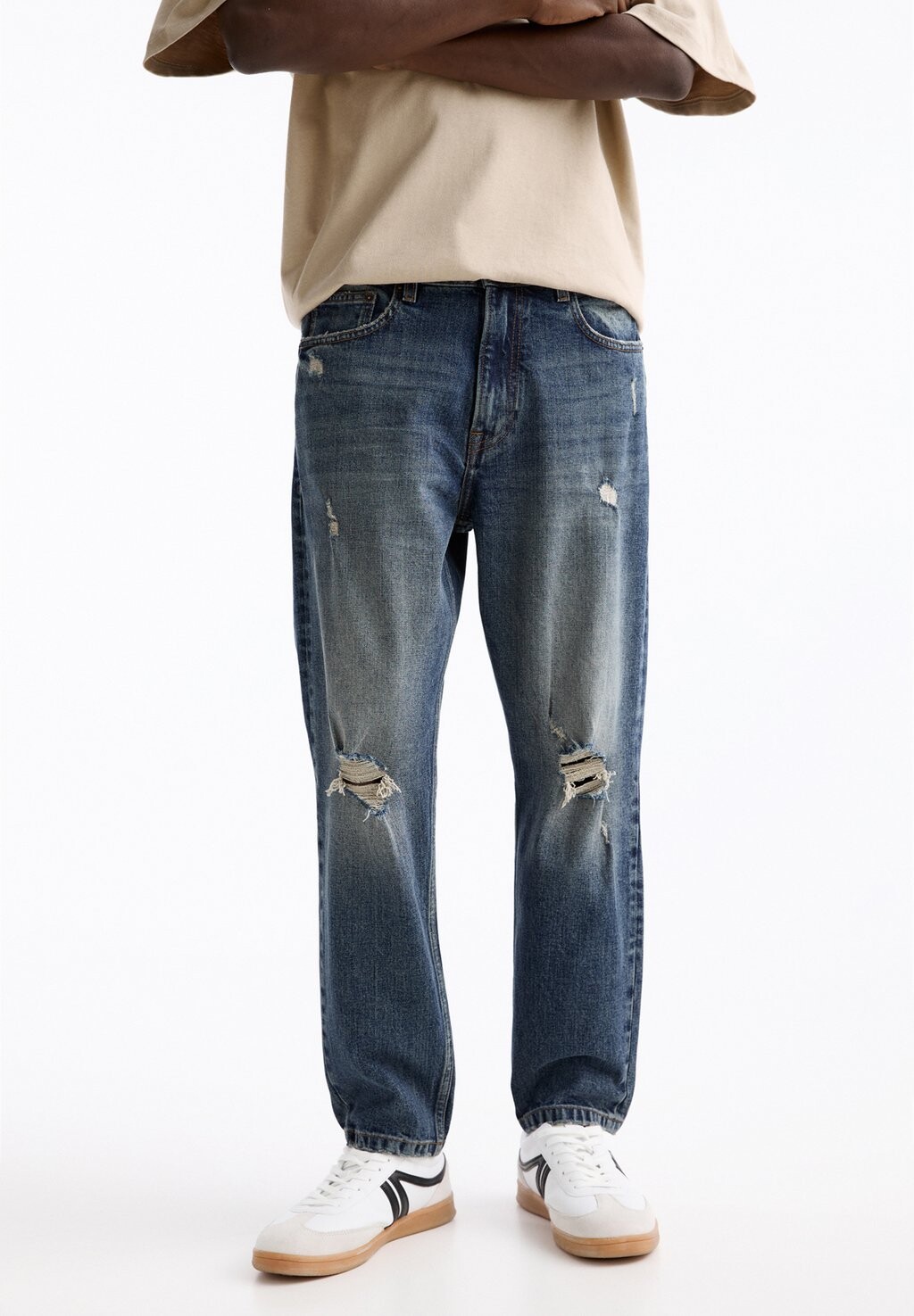 

Джинсы приталенного кроя RIPPED PULL&BEAR, цвет dark blue