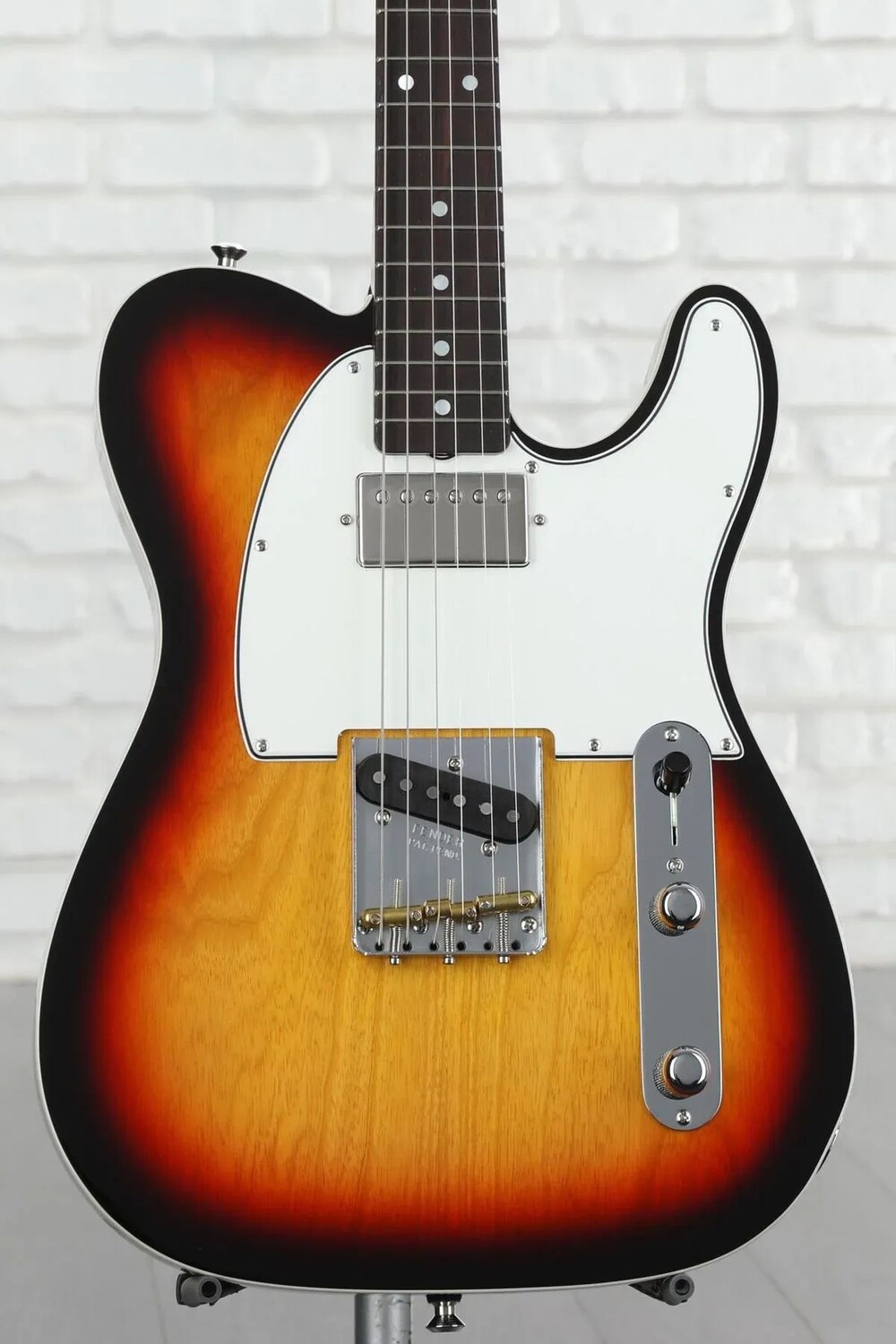 

Новая электрогитара Fender Custom Shop American Custom Telecaster — отбеленная, 3 цвета Sunburst